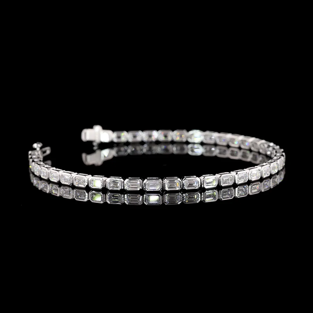 4.21 Cts 14k White Gold Emerald Shape Tennis Bracelet - Video