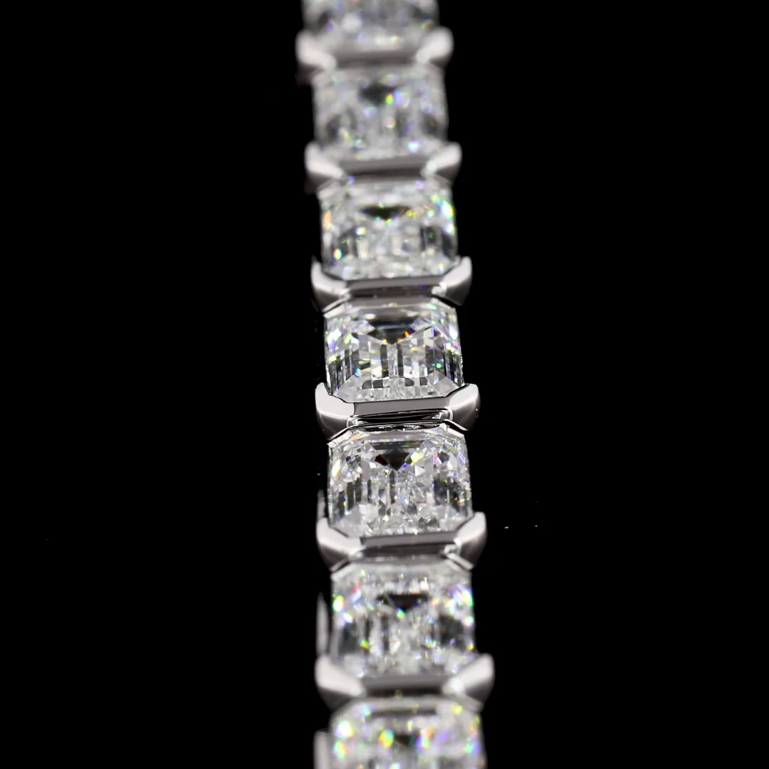 9.41 Cts 14k White Gold Emerald Shape Tennis Bracelet - Image 2