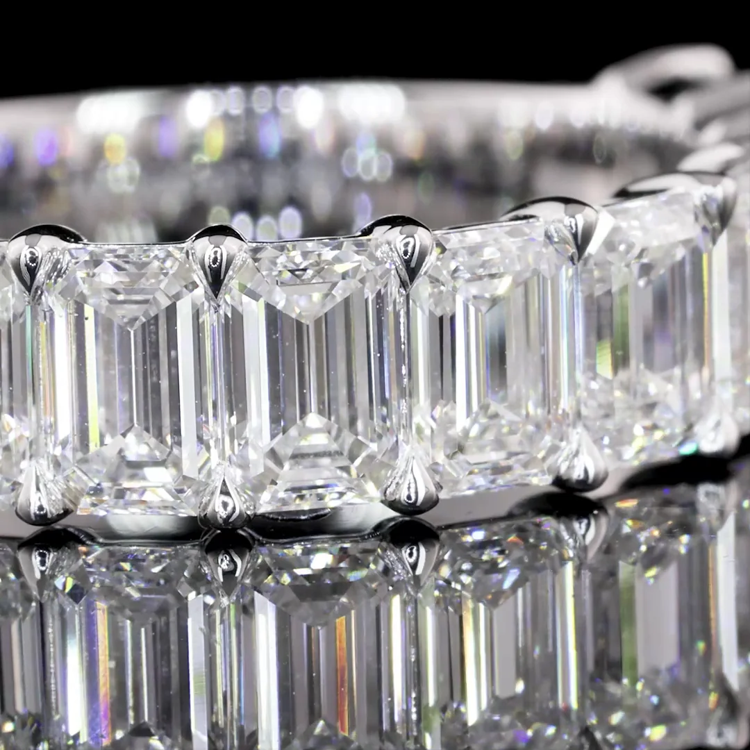 3.97 Cts 14k White Gold Emerald Shape Half Eternity Eternity Band - Image 2