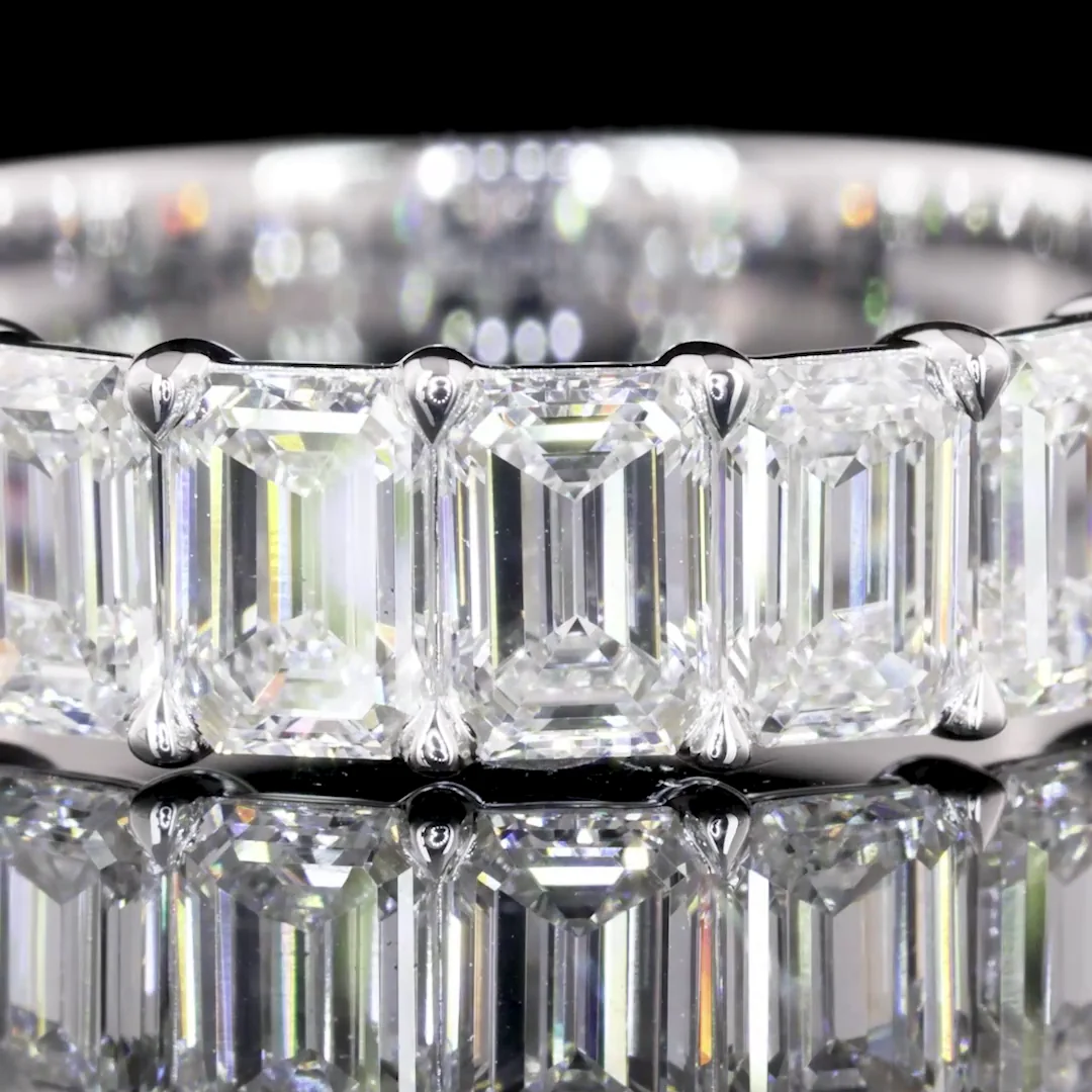 3.9 Cts 14k White Gold Emerald Shape Half Eternity Eternity Band - Image 2