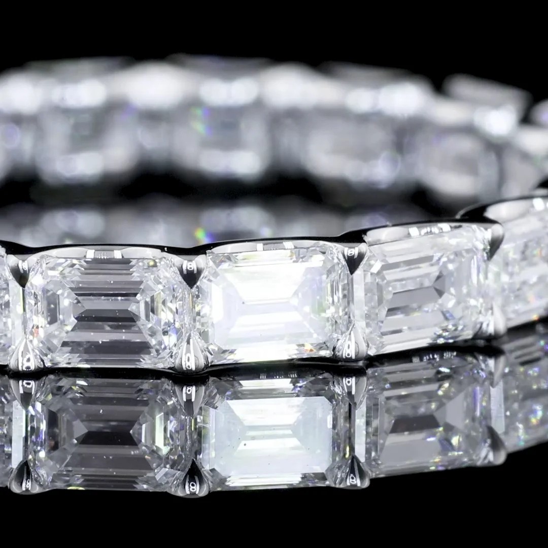 2.9 Cts 14k White Gold Emerald Shape Eternity Band Eternity Band - Image 3