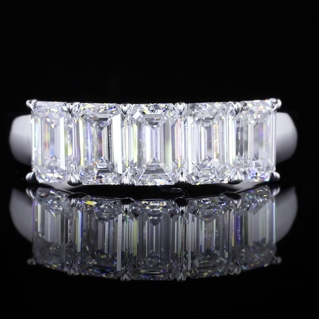 2.3 Cts 14k White Gold Emerald Shape 5 Stones Eternity Band - Image 2