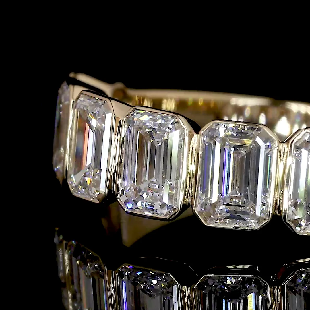 2.17 Cts 18k Yellow Gold Emerald Shape Half Eternity Eternity Band - Image 4