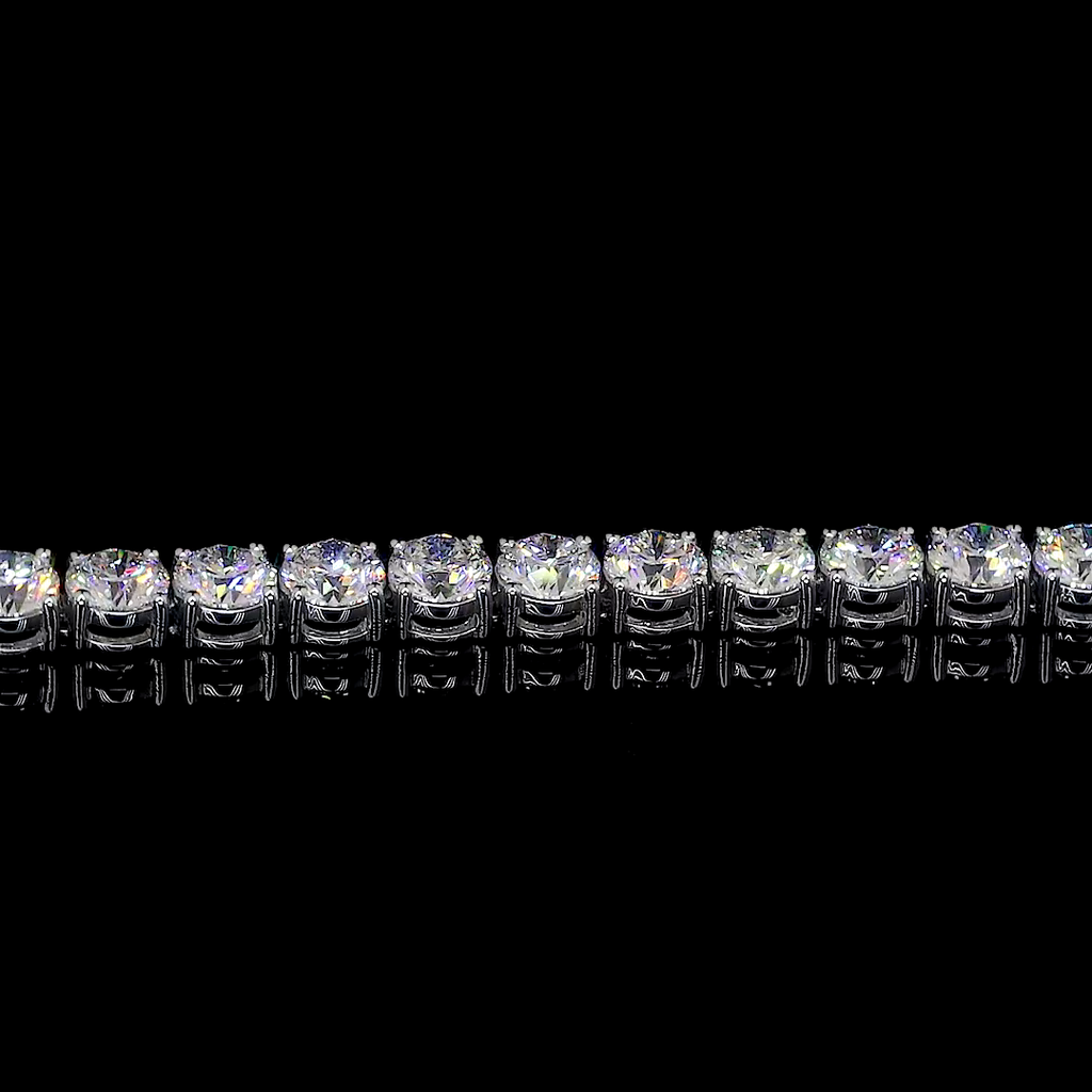 8.2 Cts 14k White Gold Round Shape Tennis Bracelet - Image 4