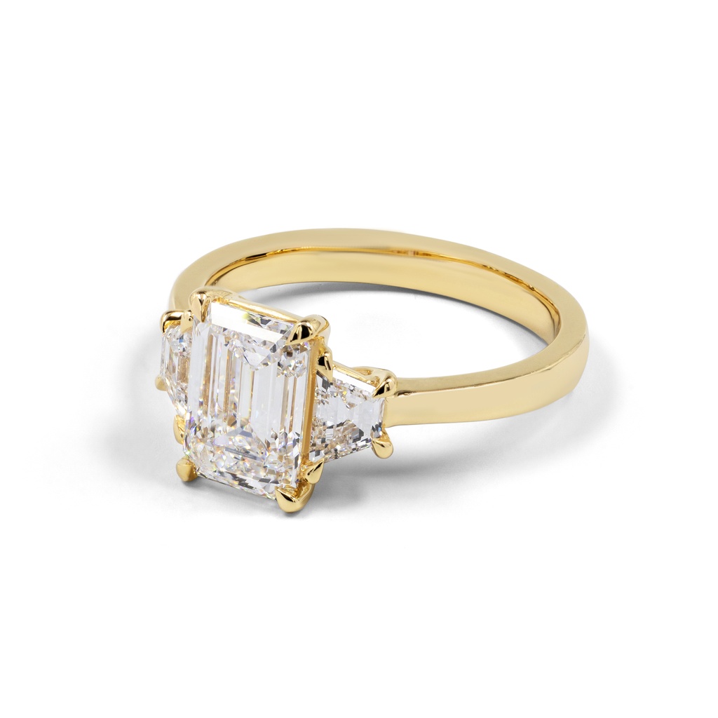 2.15 Cts 14k Yellow Gold Emerald Shape 3 Stones Ring - Image 3