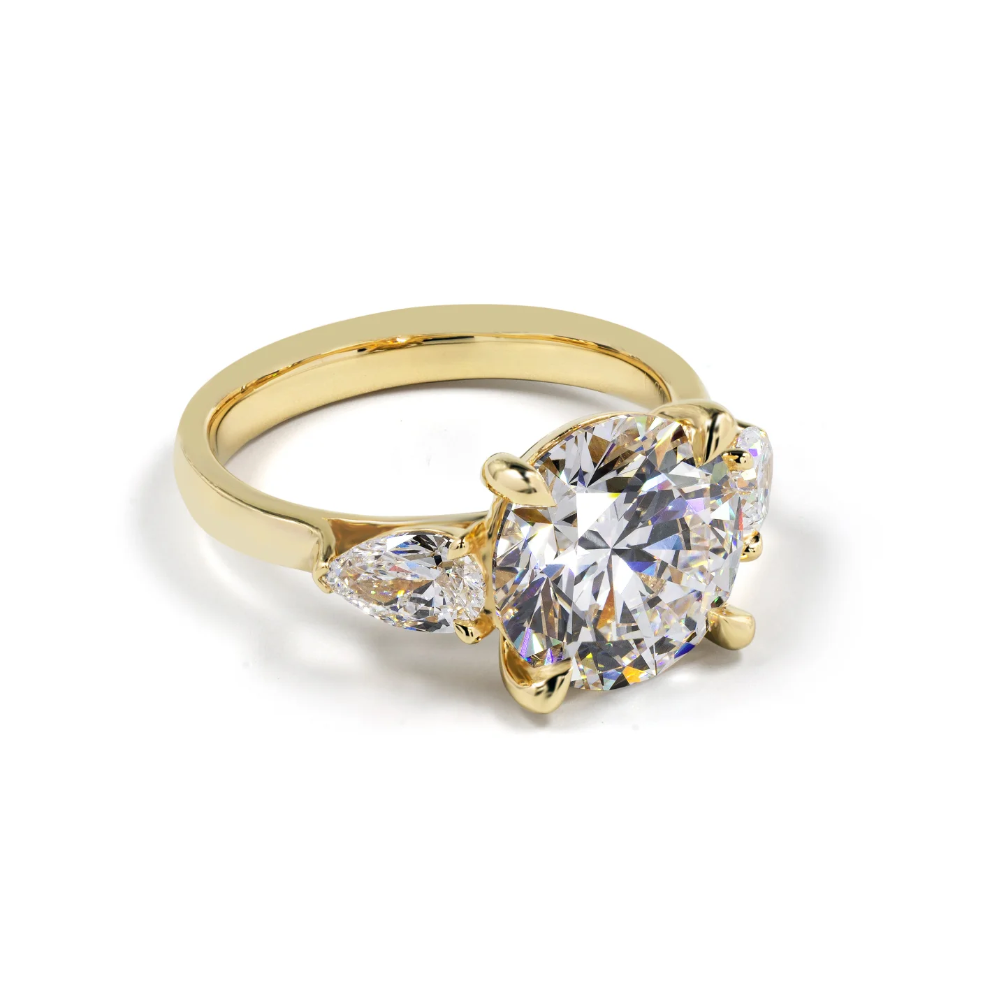 4.83 Cts 14k Yellow Gold Round Shape 3 Stones Ring - Image 2