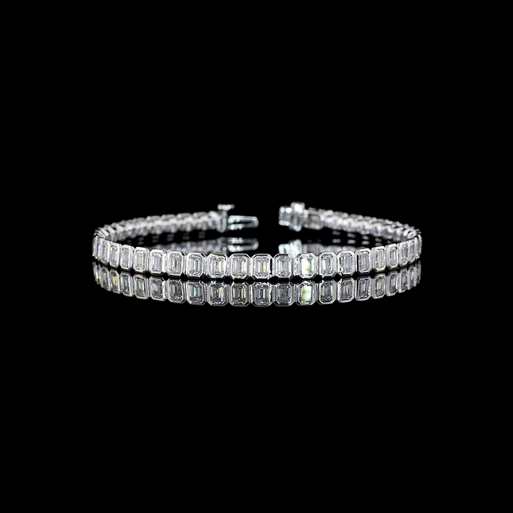 7.33 Cts 14k White Gold Emerald Shape Tennis Bracelet