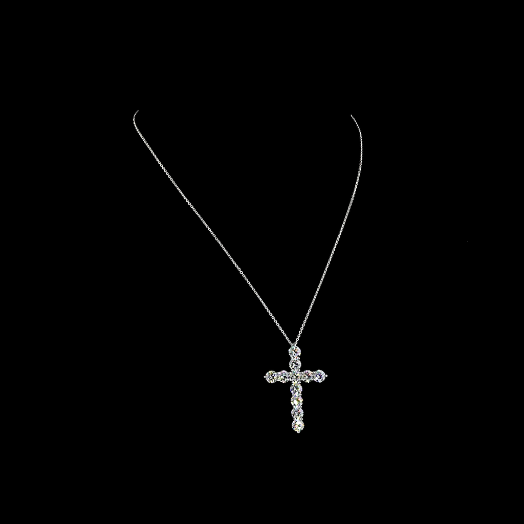 5.47 Cts 14k White Gold Round Shape Symbol Pendant