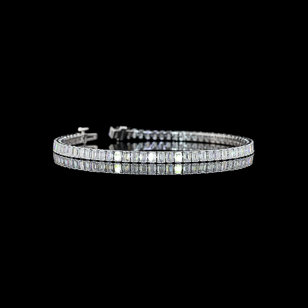 6.91 Cts 14k White Gold Emerald Shape Tennis Bracelet