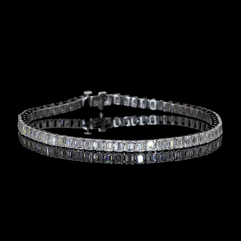 14.62 Cts 14k White Gold Emerald Shape Tennis Bracelet
