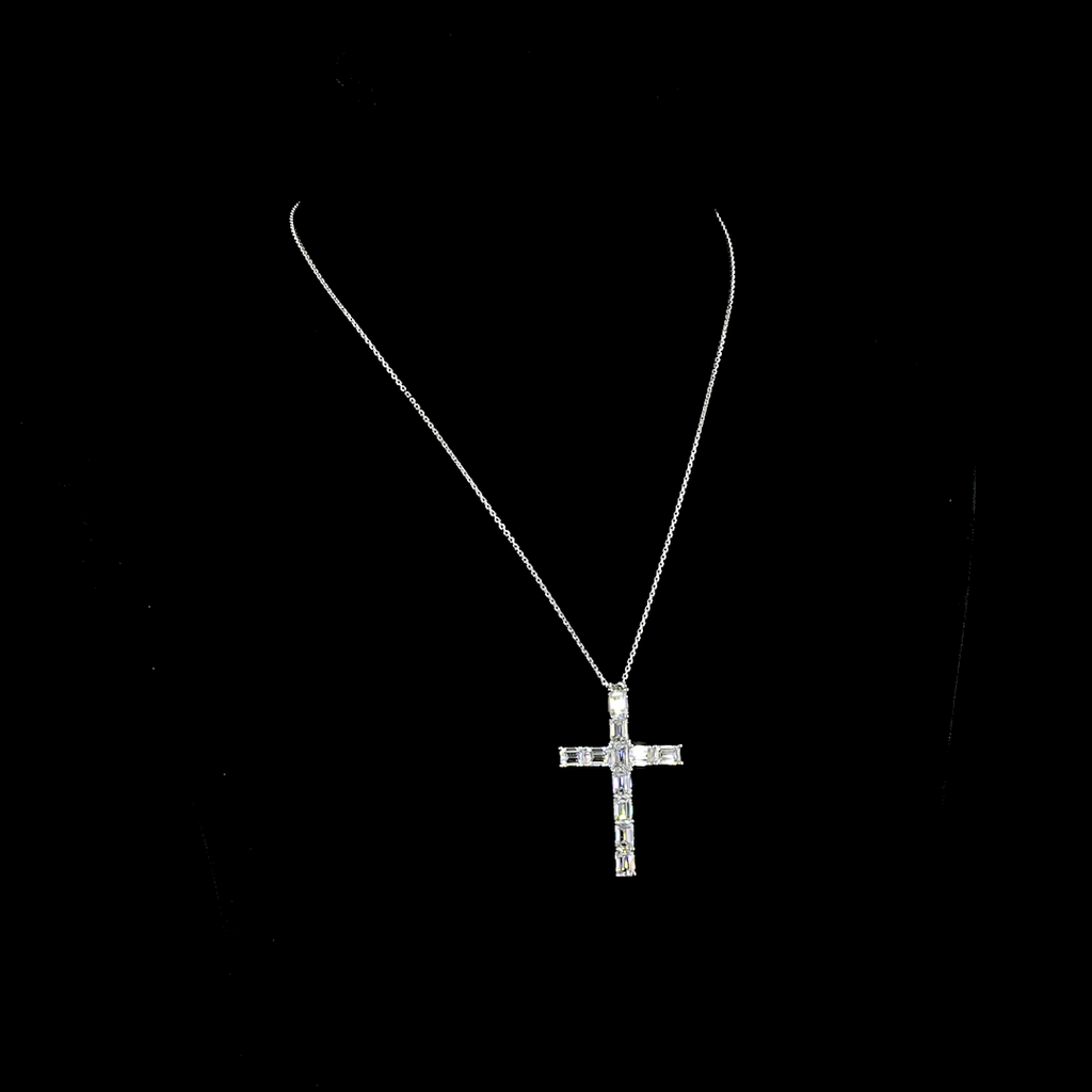 5.61 Cts 14k White Gold Emerald Shape Symbol Pendant