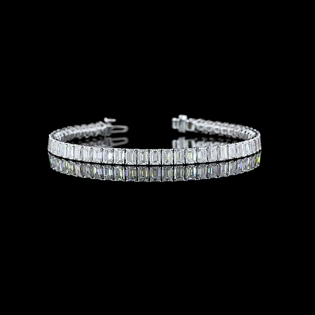 11.05 Cts 14k White Gold Emerald Shape Tennis Bracelet