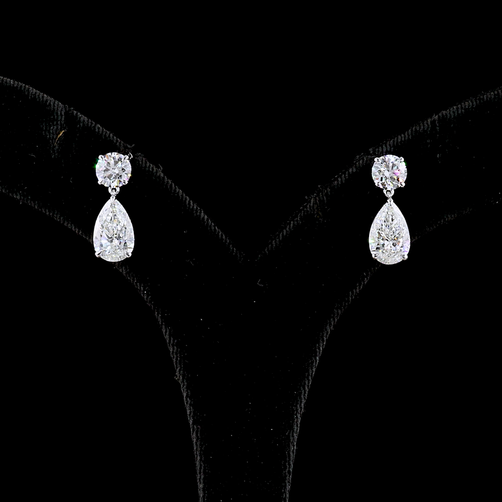 5.1 Cts 14k White Gold Pear Shape Hanging Earring