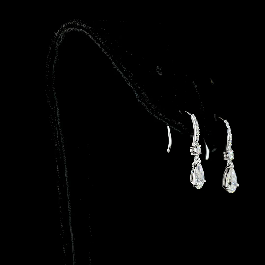 1.16 Cts 14k White Gold Pear Shape Hanging Earring