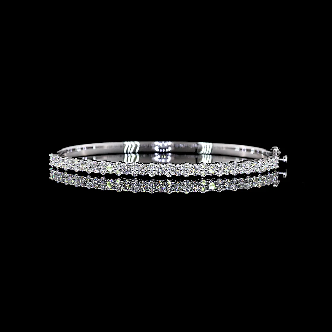 2.55 Cts 14k White Gold Round Shape Bangles Bracelet