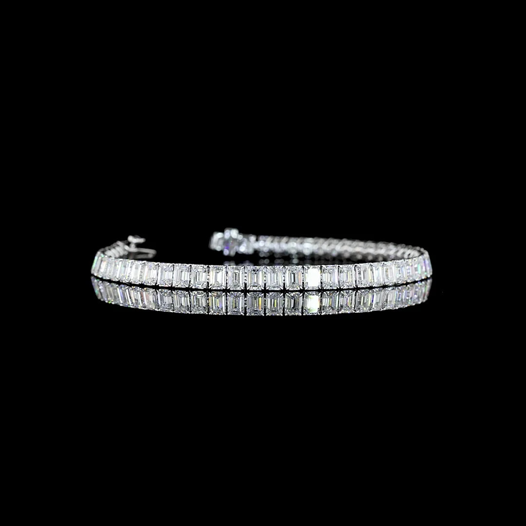 10.61 Cts 14k White Gold Emerald Shape Tennis Bracelet