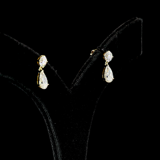 [ER14YHNPS200PEW] 2.21 Cts 14k Yellow Gold Pear Shape Hanging Earring